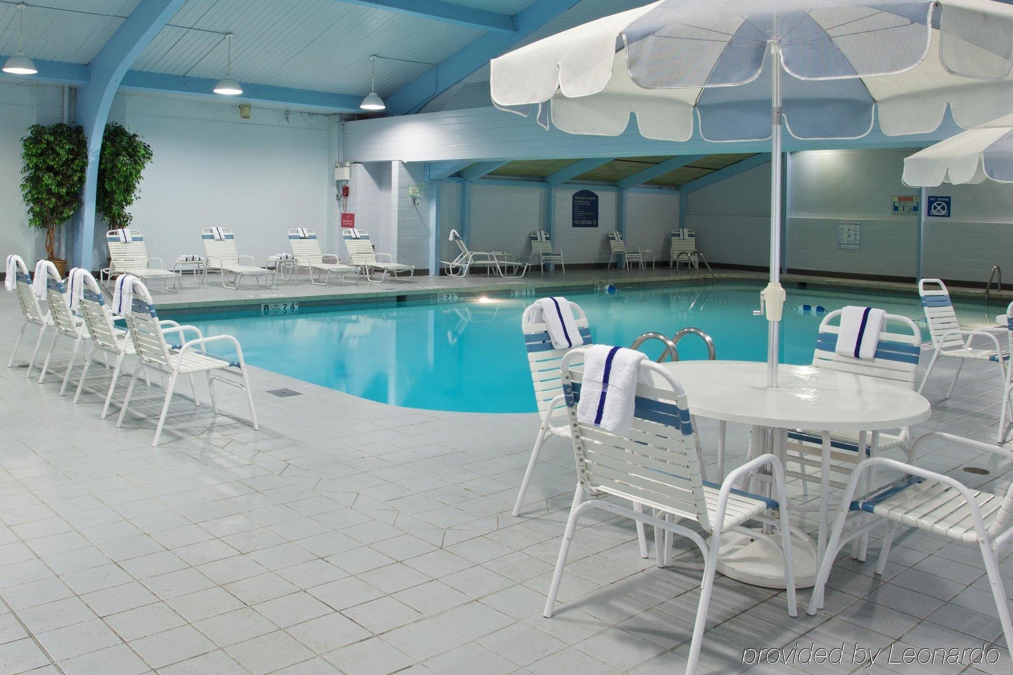 Four Points By Sheraton Cleveland Airport Exterior foto