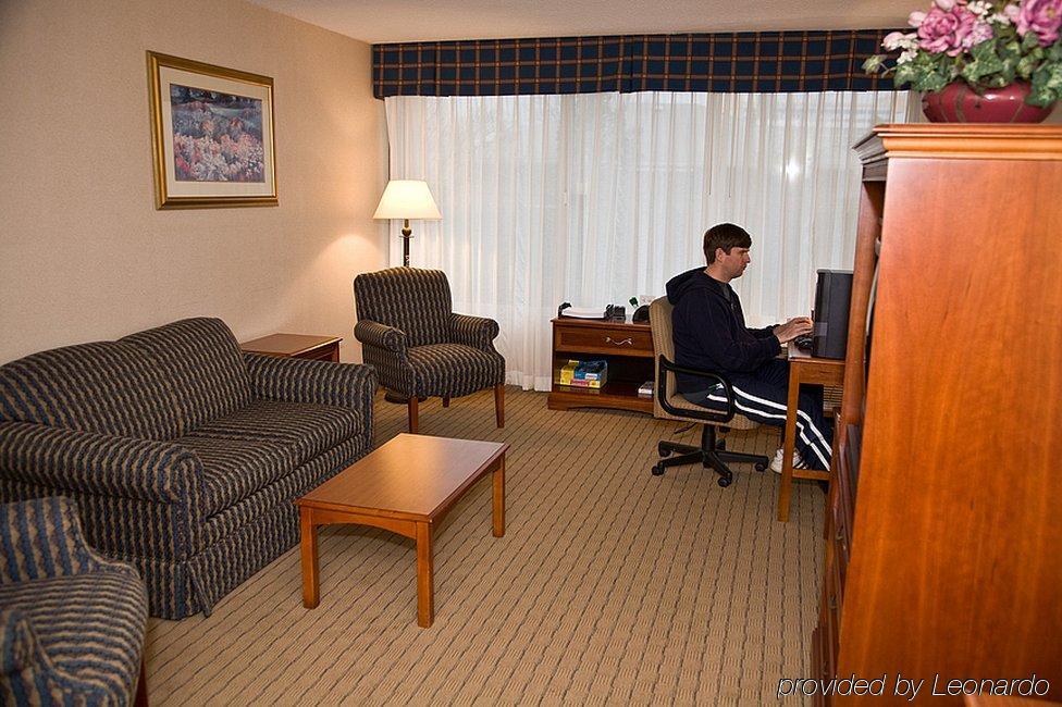 Four Points By Sheraton Cleveland Airport Exterior foto